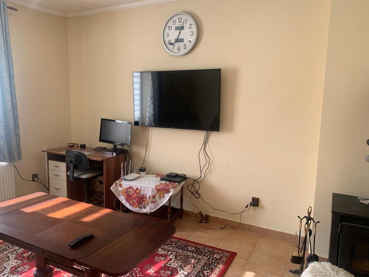 Ubytovani V Apartmanu, 2 Loznice, Na Farme Bzany ภายนอก รูปภาพ